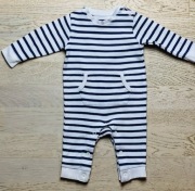 Marks & Spencer pajacyk w paski zapinany w kroku 3-6 miesięcy 69 cm 