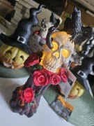 Figurka Halloween czaszka kruk wąż LED 