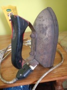 Stare działające żelazko z PRL