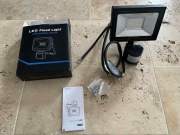 CLY 25W Lampa zewnetrzna LEDz czujnikiem ruchu IP66 2100 lumeno, 6500K