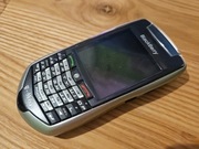 Telefon komórkowy BlackBerry 7105t z ładowarką