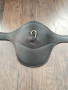 Popręg skokowy z fartuchem czarny skóra naturalna 135