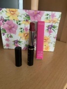 Matowa pomadka The One Colour Unlimited Oriflame Perennial Berry