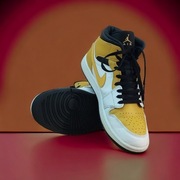 Nike Air Jordan 1 Mid University Gold męskie r.45
