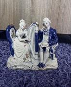 Figurka porcelanowa pary dworskiej z harfą