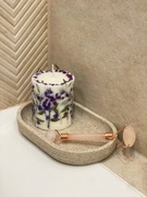 Unikalna świeca botaniczna z suszonymi kwiatami