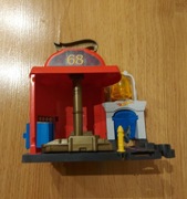 Remiza strażacka hot wheels zjeżdżalnia, winda