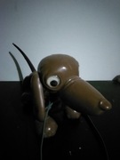 Stara zabawka Prl kolekcja pies jamnik Zezol Zezolek brązowy