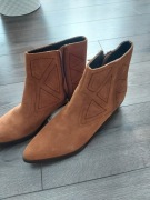 Śliczne botki Esprit