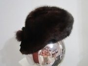 beret futro naturalne z norki pompony jak nowe