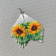 Kolczyki z koralików z kwiatami 