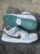 Nike sb dunk low x Sean Cliver