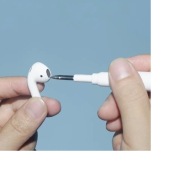 Szczotka do czyszczenia słuchawek dousznych