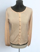 Sweterek kardigan na guziki na jesień