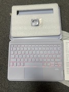 Etui z Klawiaturą QWERTZ do iPad Air 11" Fioletowy Podświetlenie 7 kolorów