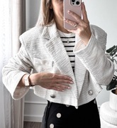 Marynarka Chicaca Edan kremowa krótka żakardowa pudełkowa dwurzędowa