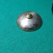 Dzwonek ze śrubką do zegara francuskiego=oryginał
