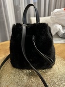 Furla torebka worek futerko czarna