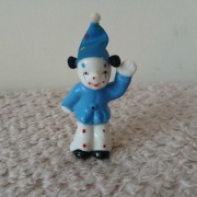 Urocza Porcelanowa Figurka Klowna – Pajacyk Vintage Retro do Kolekcji