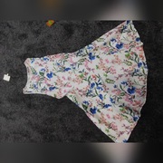 Rozkloszowana sukienka w kwiaty Orsay