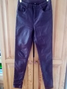 Woskowane spodnie rurki bordowe