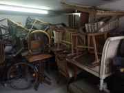 Krzesła stoliki szafki antyki wyprzedaż garażowa 