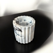 Świecznik z żywicy "kamienny" 4 cm