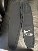 Spodnie dresowe dziecięce Nike r.L 146-156