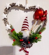 Wianek bożonarodzeniowe z krasnalem