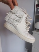 Botki koturn Eva Minge skora białe typ lasocki kazar