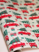Papier do pakowania "Samochód z choinką", 100 cm x 1 m