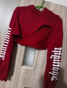 Krótka bluza z kapturem 