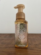 Bath & Body Works Iced Cinnamon Rolls – mydło w piance 236 ml