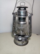 Feuerhand  275,  lampa naftowa,