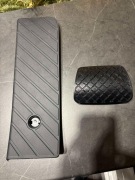 Podstopnica Audi 8W1864777 OE