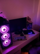 Sprzedam komputer (razem z monitorem, klawiaturą, myszką) 