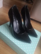 Czarne lakierowane szpilki rozmiar 38 