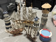 Marynistyka statki Władysławowo i latarnie drewno