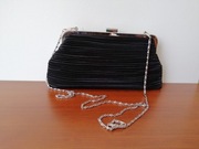 Czarna kopertówka z tkaniny