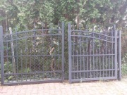 Dwie bramy używane WIśniowski : 3.1m oraz 3.9m