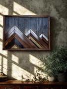 Ręcznie wykonany obraz gór. Drewniany.