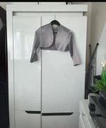 Srebrne bolerko Exclusive M 38 – eleganckie, satynowe, wieczorowe