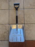 Nowa łopata samochodowa Fiskars 