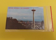 Stara amerykańska pocztówka Space needle and Mt. Rainier