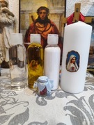 Egzorcyzmowana świeca, kadzidło, woda, sól i oliwa