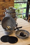 Zestaw garnków 15 el marmur