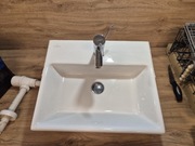 Umywalka Villeroy Boch 50x42 z syfonem