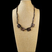 Naszyjnik - Ekologiczny, ręcznie robiony przez Masajów naszyjnik z Kenii.