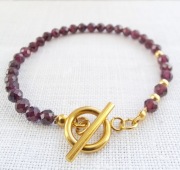 Bransoletka damska Granat fasetowany z zapięciem typu Toggle rękodzieło 