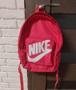 Różowy plecak nike